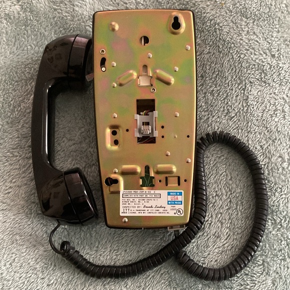 Vintage ITT black push button wall phone - Picture 3 of 4
